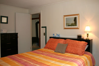 queen bedroom